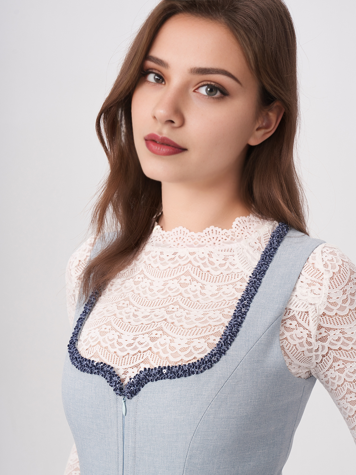 Dirndl Bluse in kräftigen Farben