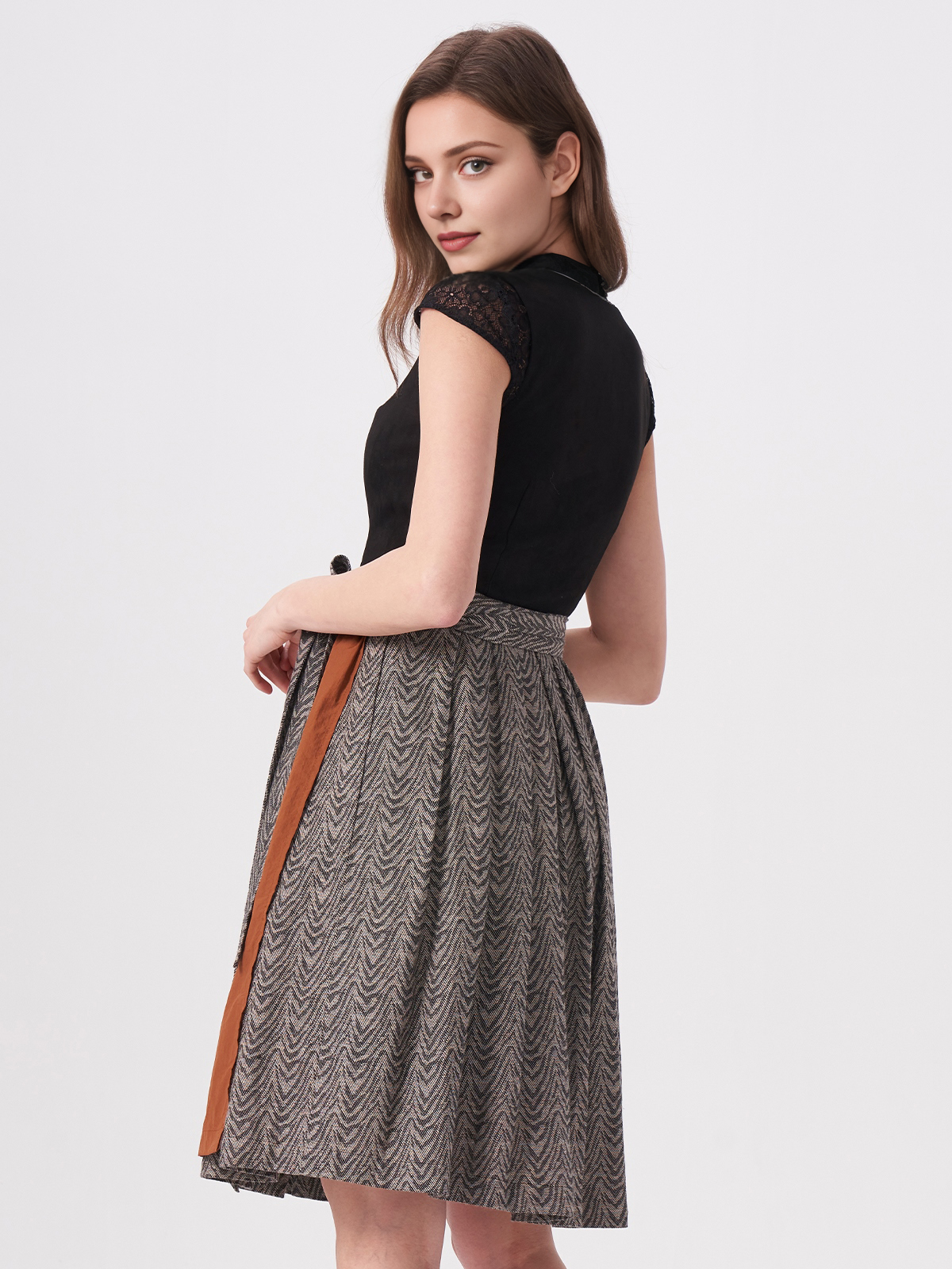 Dirndl Waldgrün mit schwarzer Schürze
