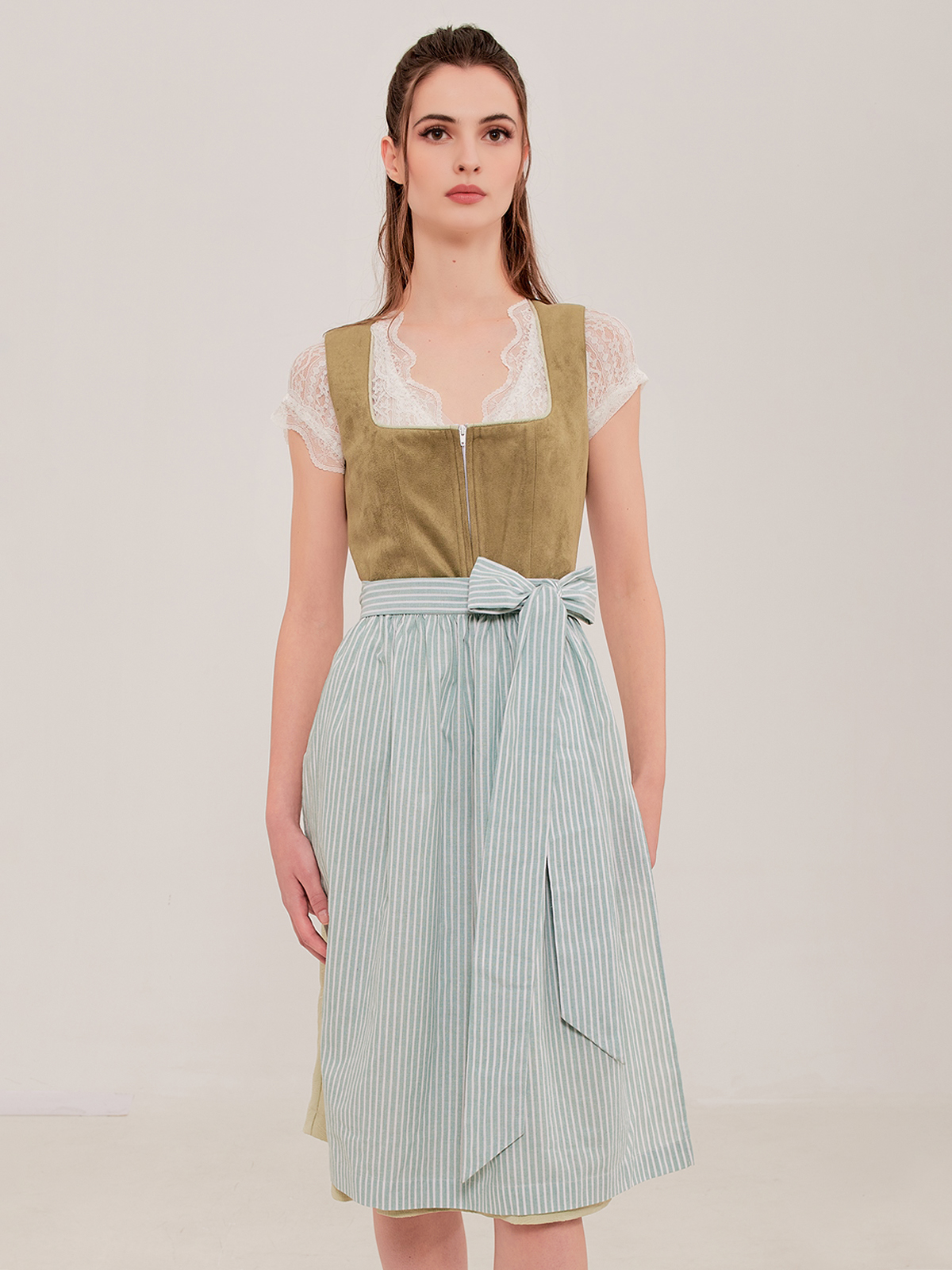 Dirndl Grün Hochgeschlossen