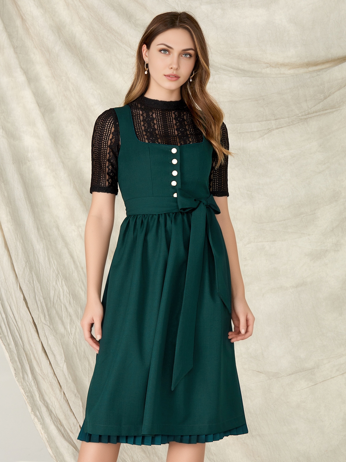 Dirndl Grün Midi – Elegant und traditionell