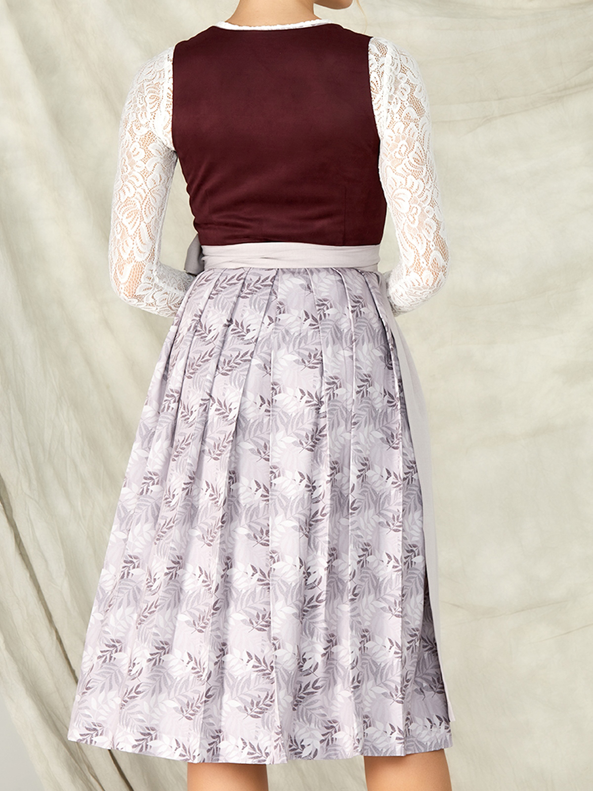 Pink Dirndl – Eleganz in Rosa
