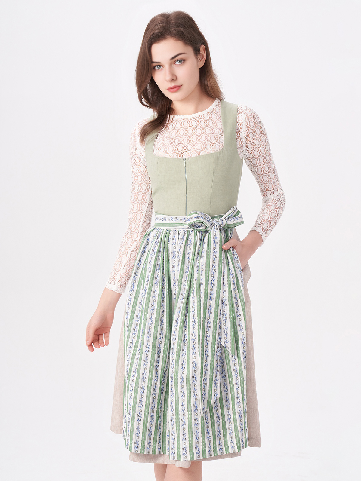 Dirndl für kleine Brust – stilvolle Passform