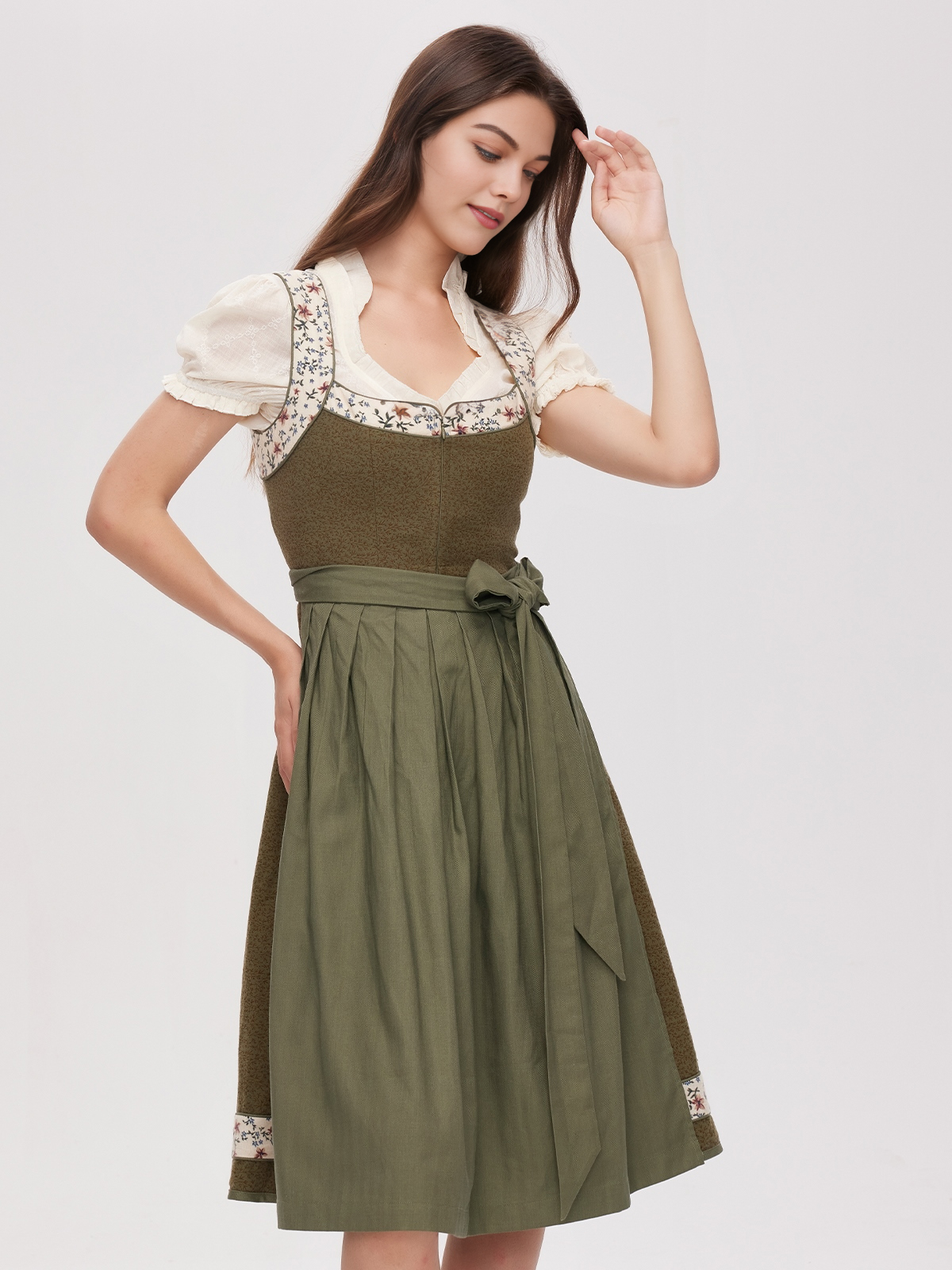 Dirndl in Grün – perfekt für Sommerfeste