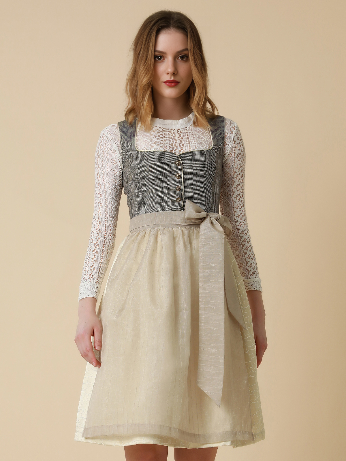 Elegantes graues Dirndl mit modernem Schnitt