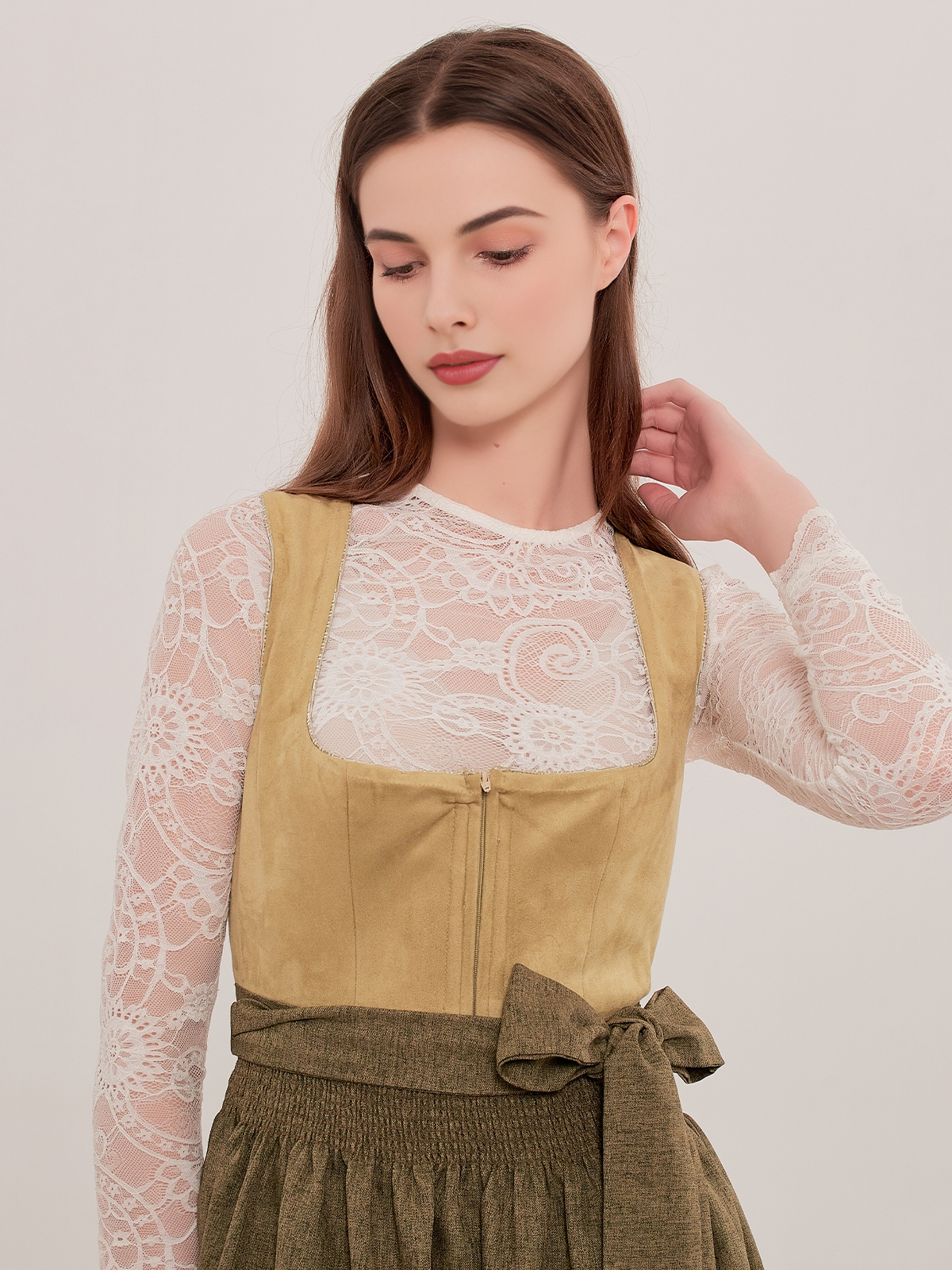 Dirndl in Grün – perfekt für sommerliche Anlässe