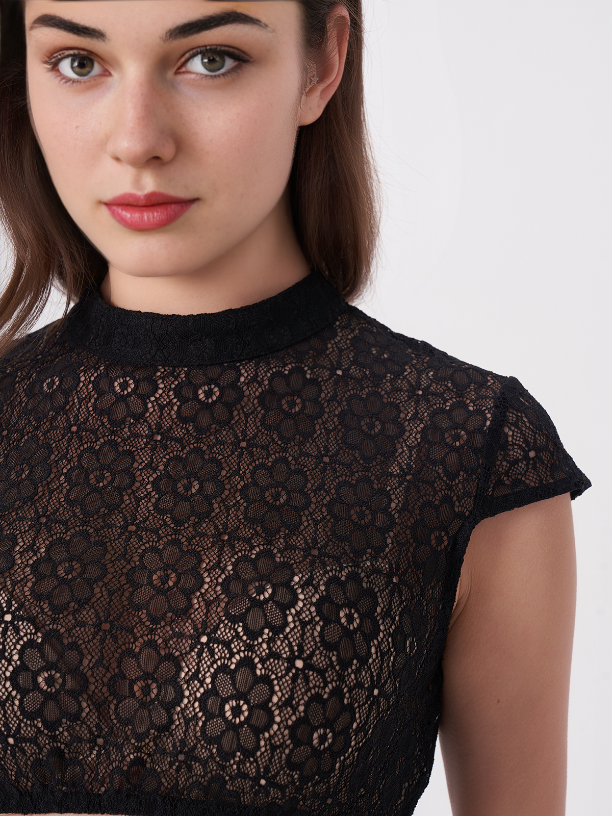 Modernes Dirndl in Schwarz – stilvoll und vielseitig