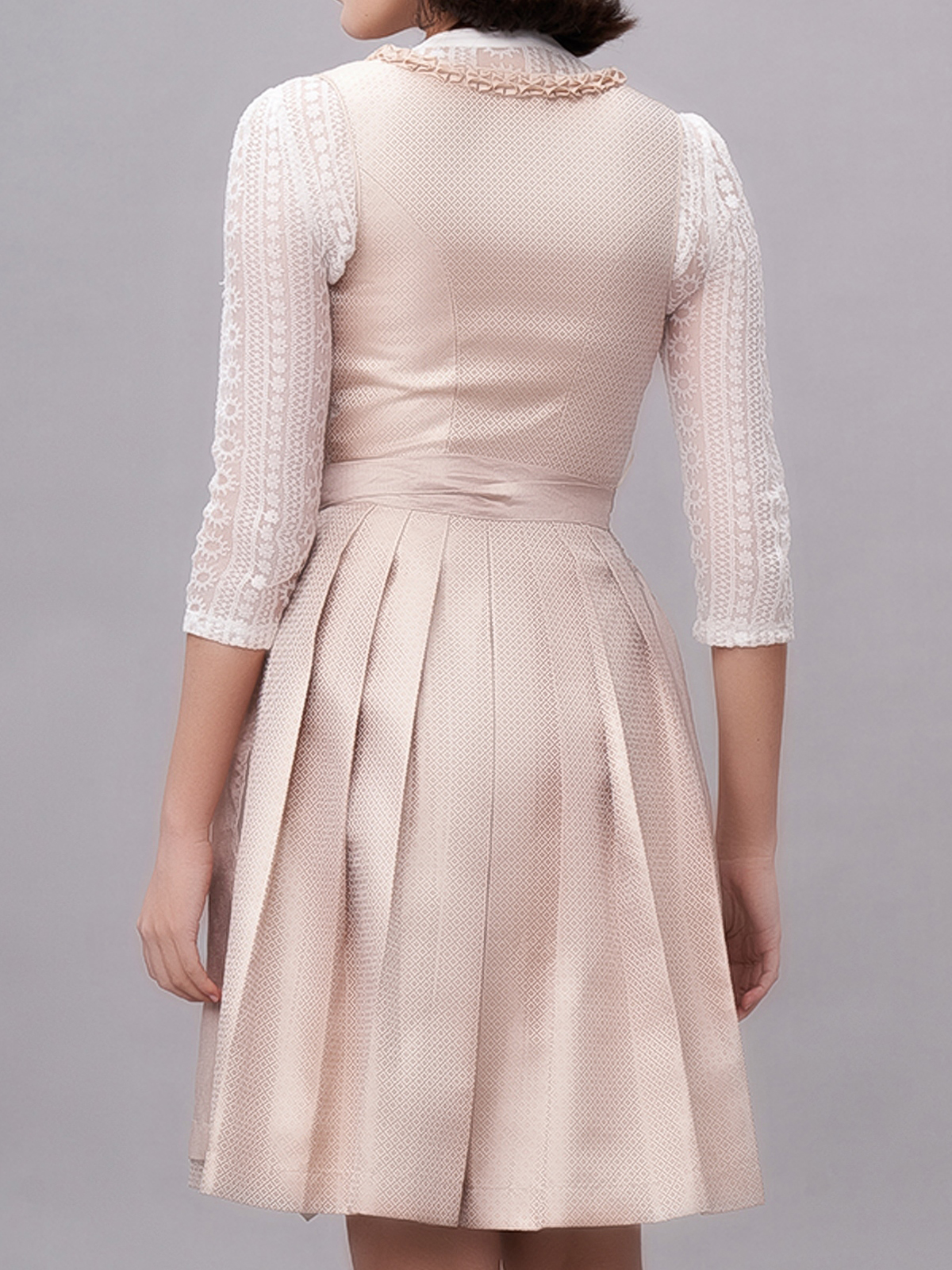 Dirndl Samt Bordeaux in eleganter Ausführung