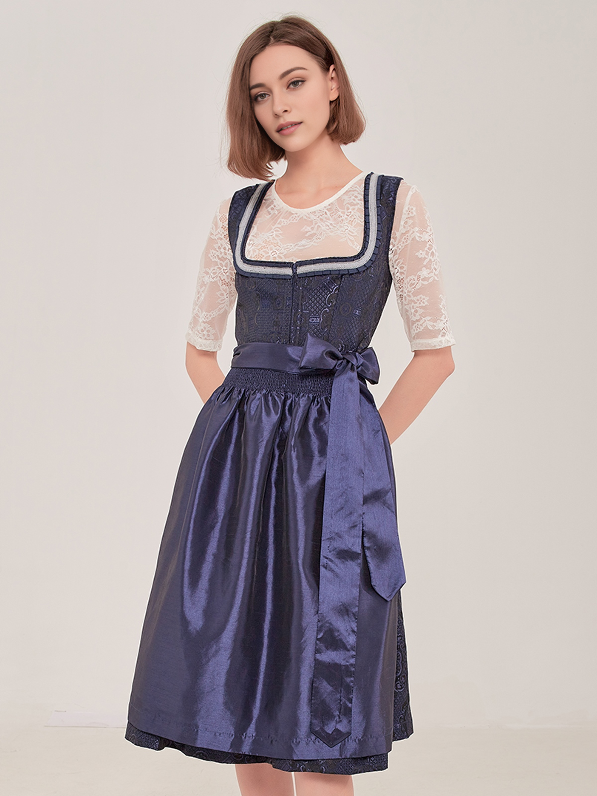Dirndl in Blau