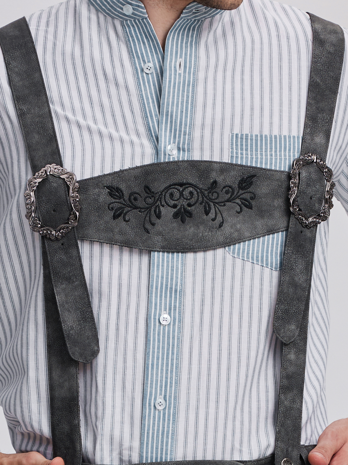 Modernes Dirndl in Grau