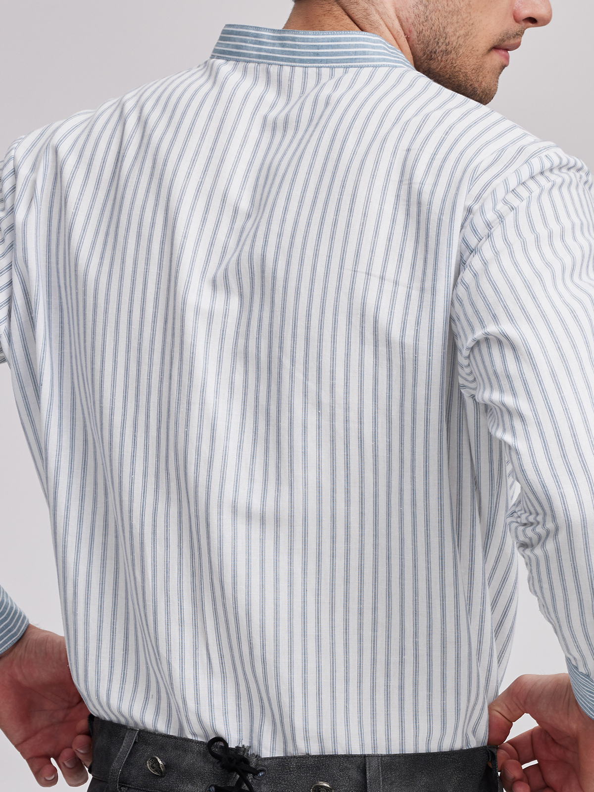 Dirndl-Bluse in Blau