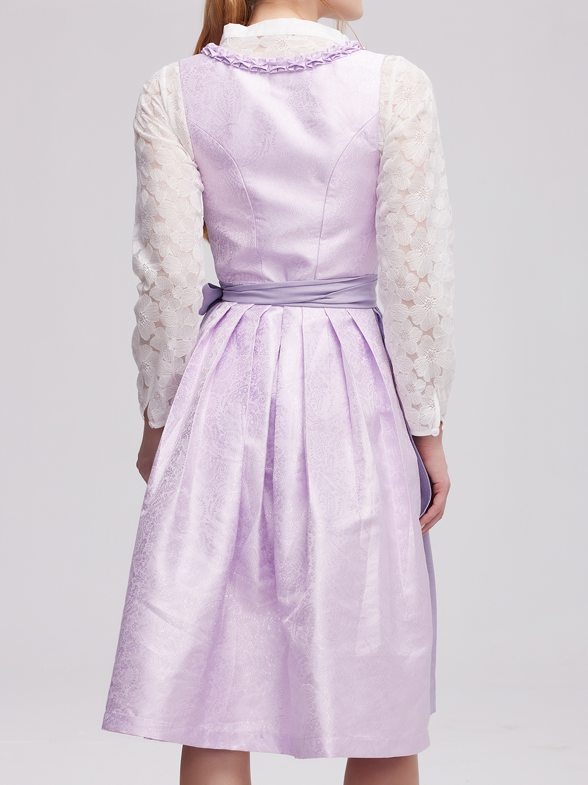 Moderner Dirndl-Stil in Lila