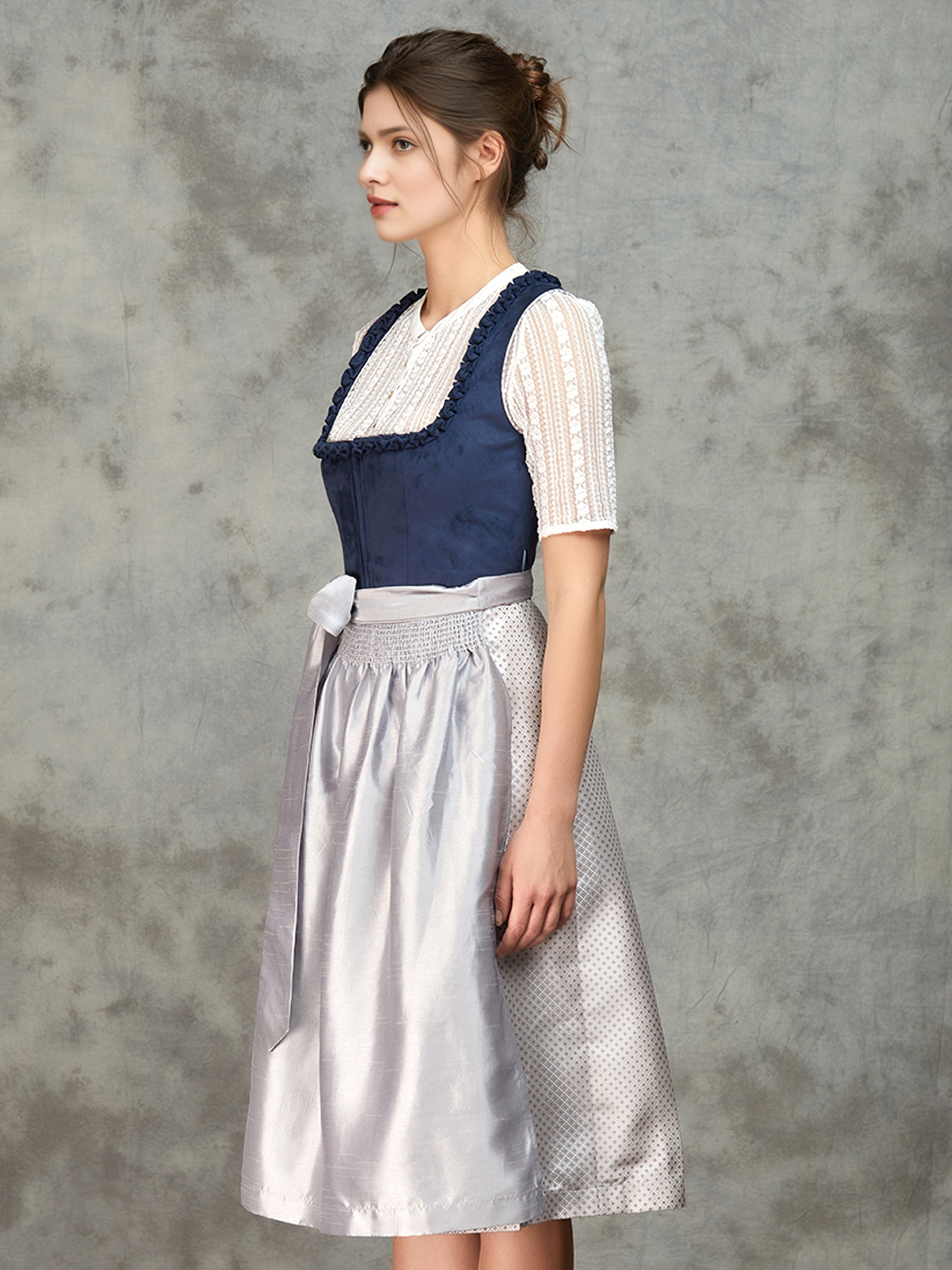 Dirndl in Blau mit Reißverschluss