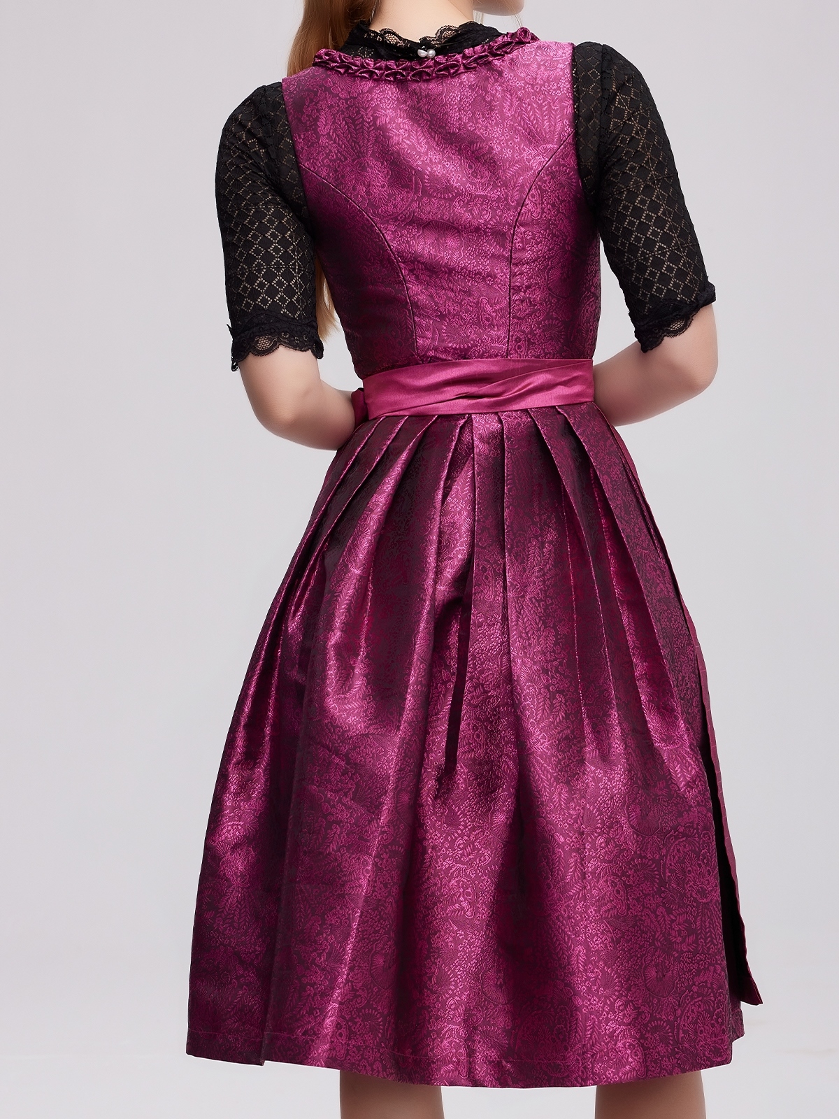 Dirndl in Pink mit Schürze