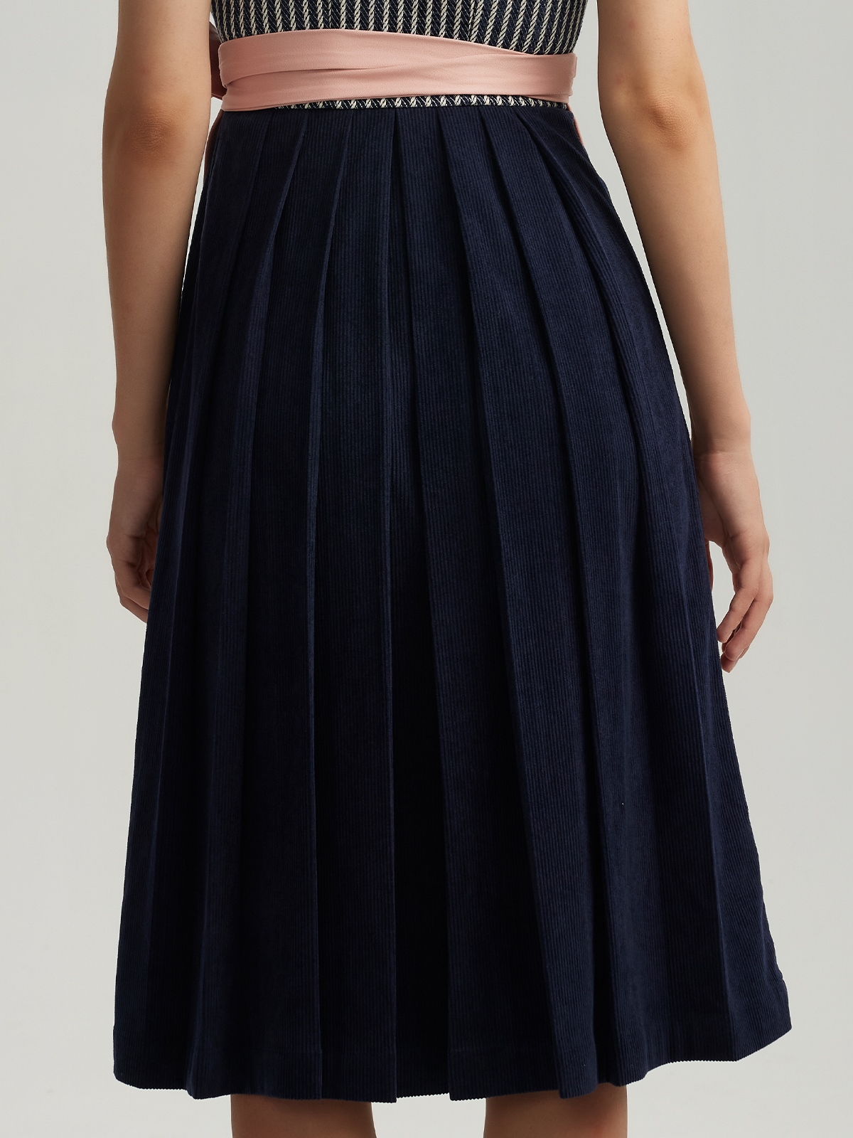 Modernes Dirndl in Blau