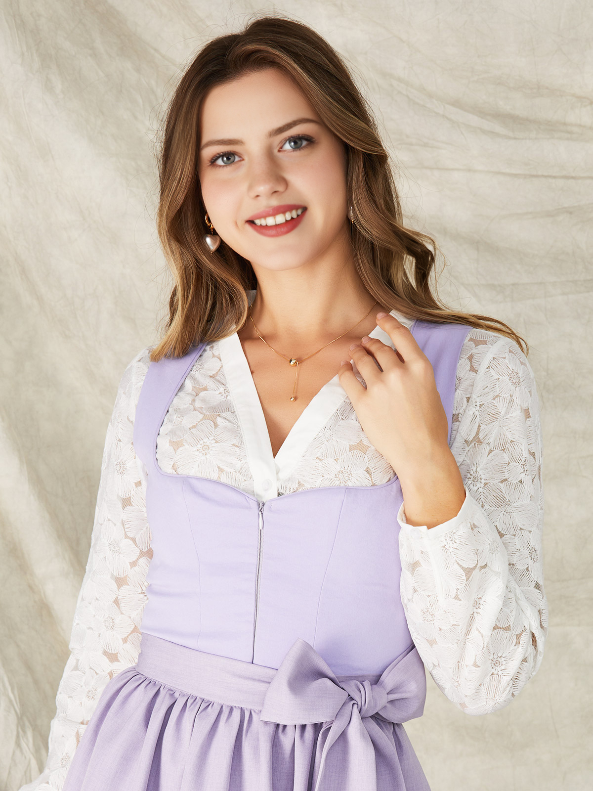 Dirndl in beige schlicht