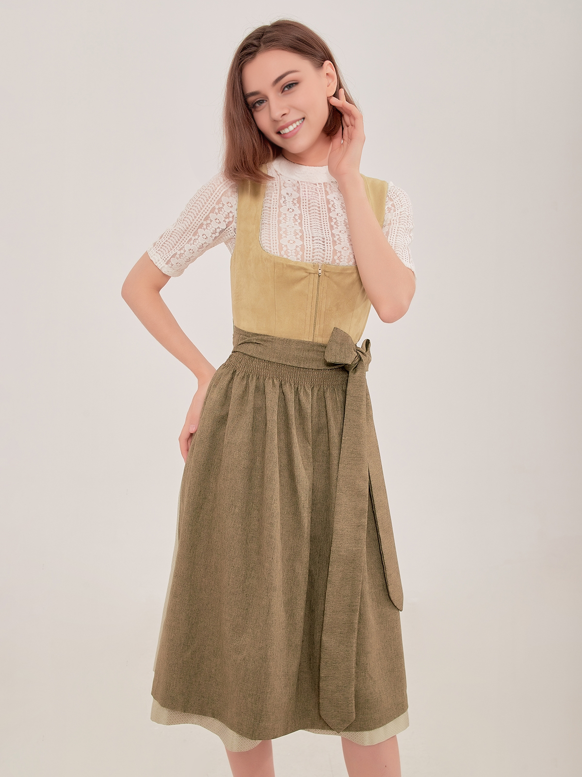 Elegante Langarm Dirndlbluse in Grün