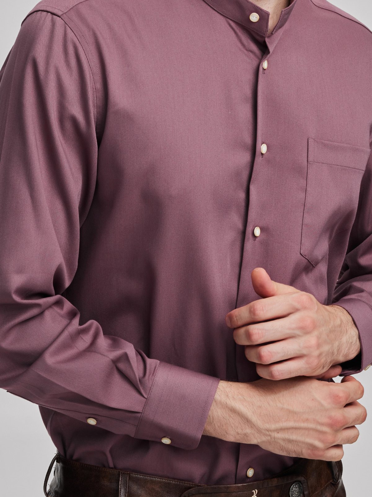 Modernes Dirndl in Rosa mit eleganter Silhouette