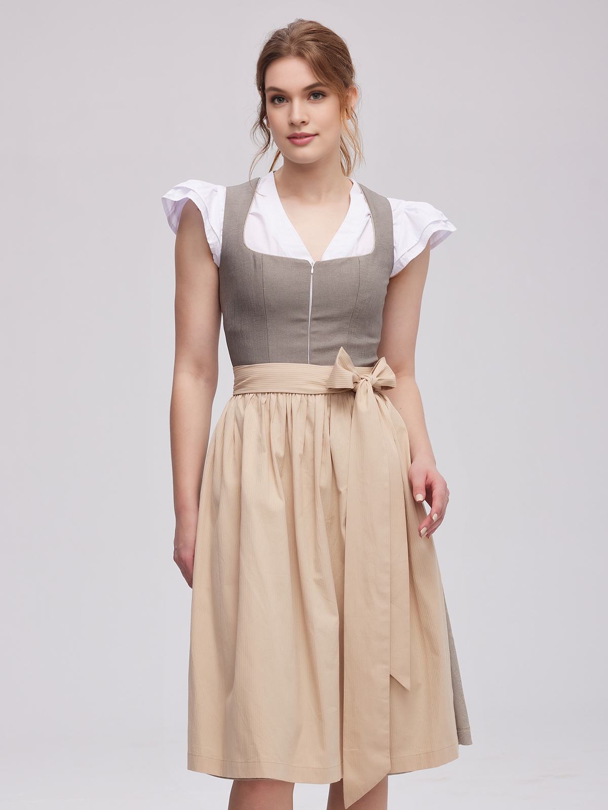 Dirndlbluse langarm V-Ausschnitt in Grau