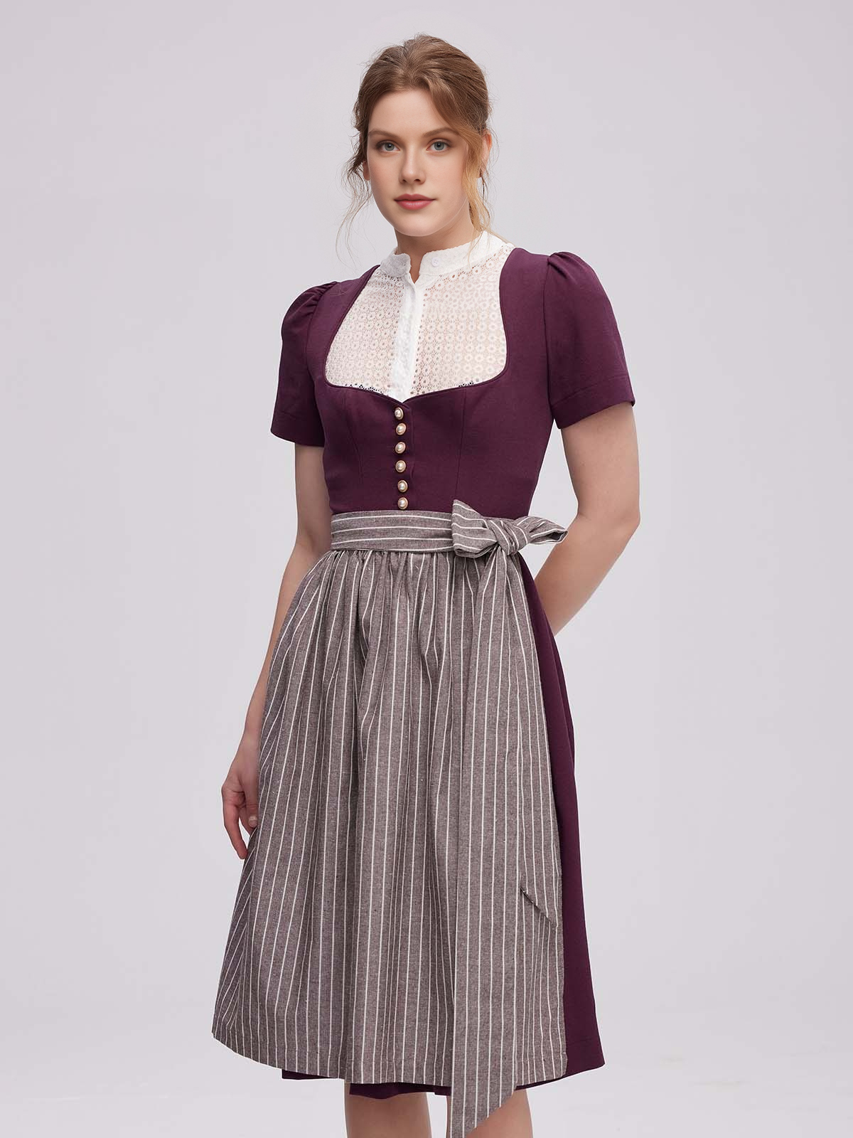 Dirndl Samt in Lila – perfekt für moderne Stilikonen